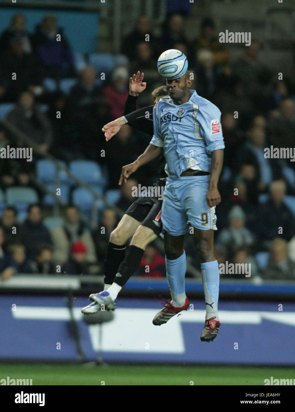 GERA E ADEBOLA COVENTRY V WBA RICOH STADIUM COVENTRY GRAN BRETAGNA 12 Novembre 2007 Foto Stock