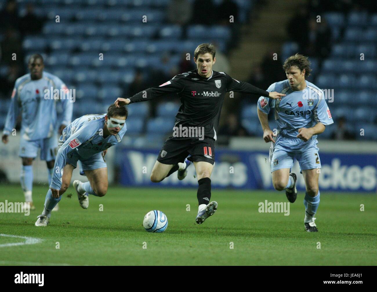 HUGHES GERA E DE ZEEUW COVENTRY V WBA RICOH STADIUM COVENTRY GRAN BRETAGNA 12 Novembre 2007 Foto Stock