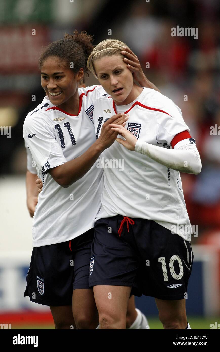RACHEL YANKEE & KELLY SMITH INGHILTERRA DONNE V BIELORUSSIA DONNE BANCHE'S STADIUM WALSALL INGHILTERRA 27 Ottobre 2007 Foto Stock