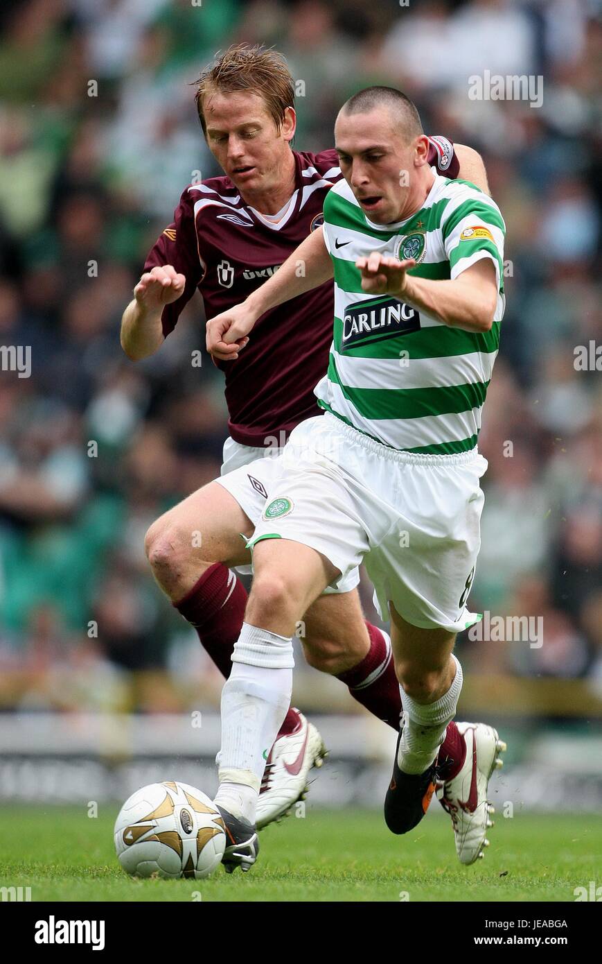 MICHAEL STEWART & SCOTT BROWN GLASGOW CELTIC V HEARTS FC CELTIC PARK GLASGOW Scozia 25 Agosto 2007 Foto Stock