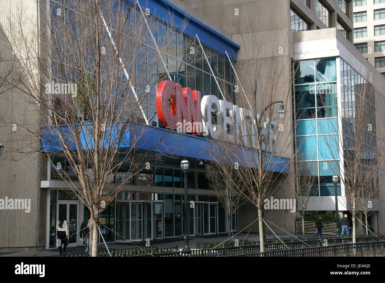 Il CNN Center, situato in Marietta Street ad Atlanta, Georgia, funge da quartier generale della rete di notizie CNN, un hub per la trasmissione e la produzione di media. Foto Stock
