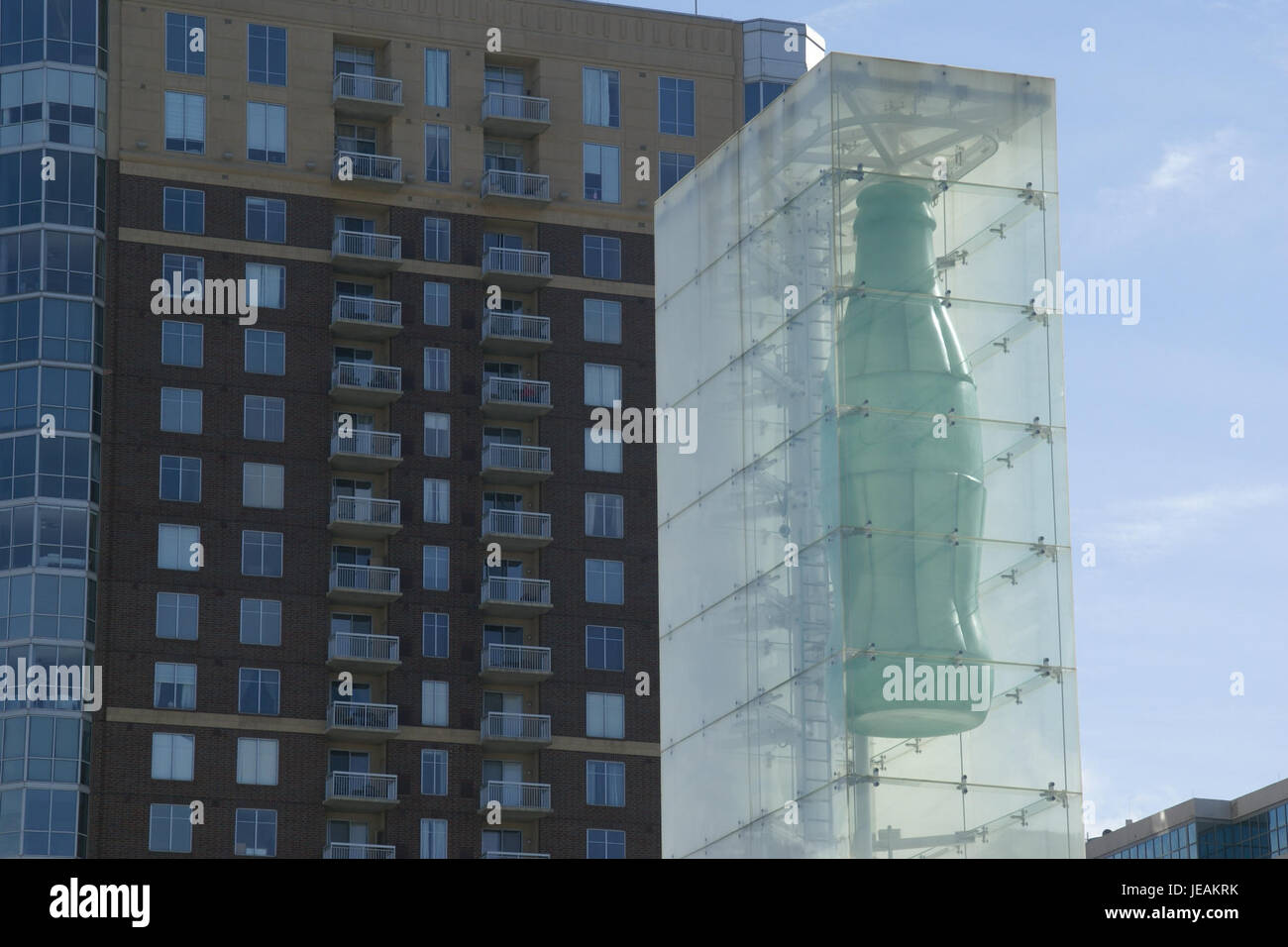 Scattata il 26 gennaio 2013, questa immagine mostra una vista all'interno del World of Coca-Cola di Atlanta, Georgia, che mostra la storia iconica del marchio, la pubblicità e le mostre interattive. Foto Stock