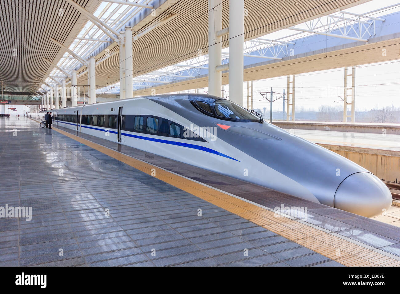 LUOYANG, Cina - 12 gennaio 2014: Luoyang Longmen stazione ferroviaria per i treni ad alta velocità su gennaio 12, 2014 di Tianjin. Foto Stock