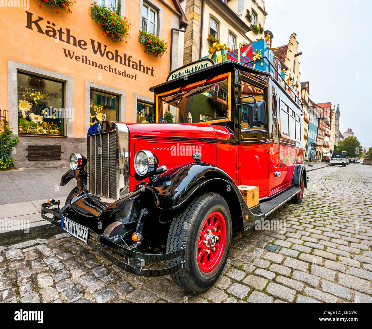 A piedi attorno a Rothenburg ob der Tauber Foto Stock