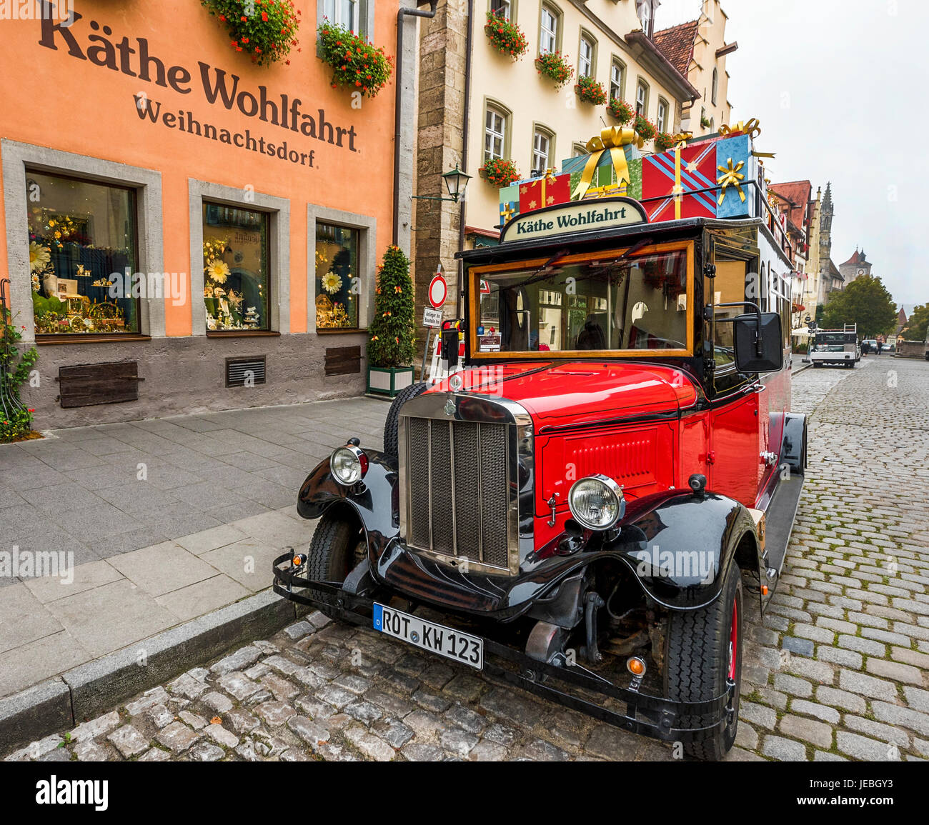 A piedi attorno a Rothenburg ob der Tauber Foto Stock