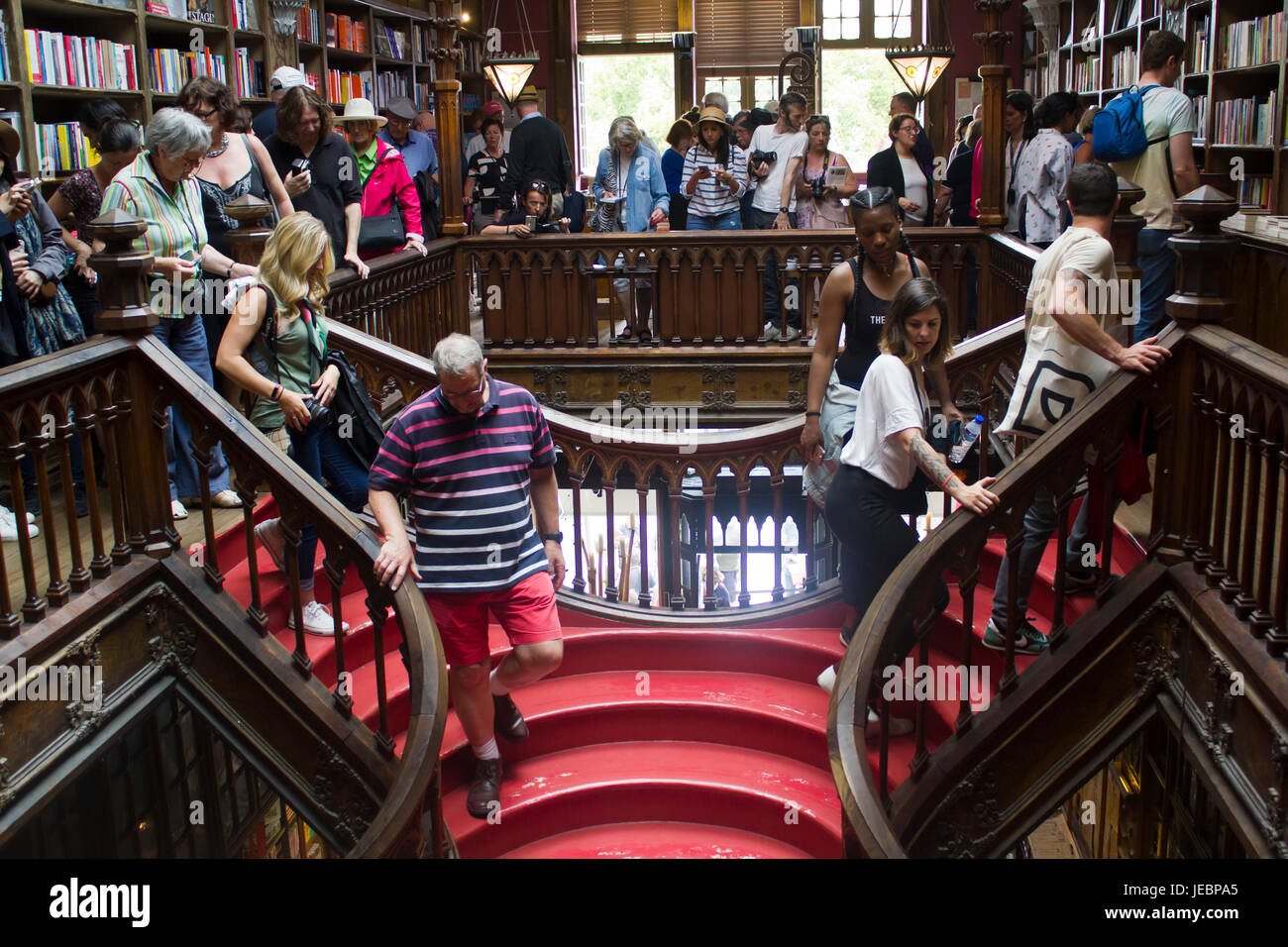 Vecchia famosa libreria di Lello, Livraria Lello & Irmão bookstore, Porto, Portogallo Foto Stock