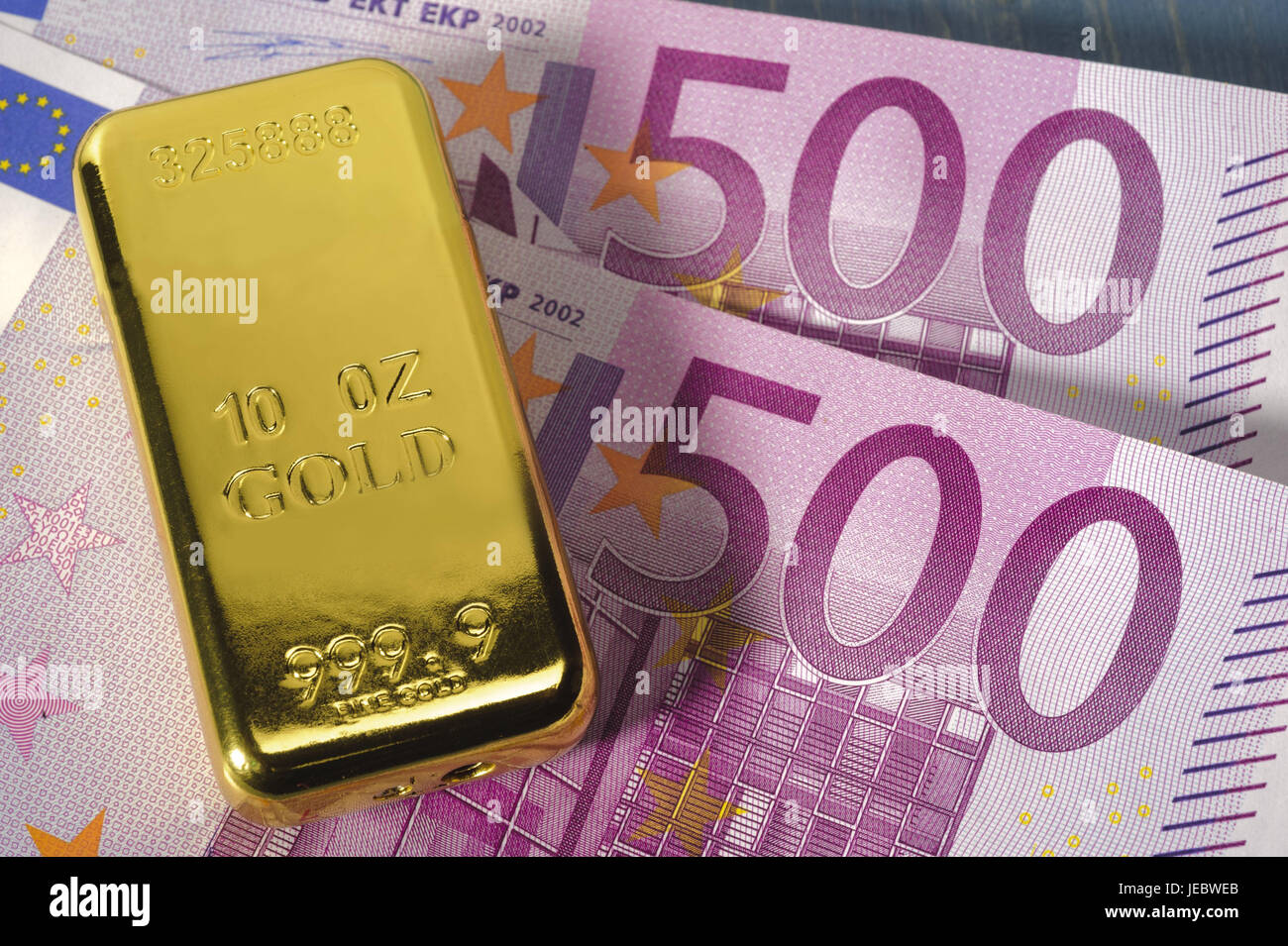 Oro Bar, banconote, prezzo d'oro, banca, banconote, contanti, reddito, euro, euronotes, finanze, denaro, scorte, numeri rendita di vecchiaia, Banca, Banca deposito bancario nota, valuta, banconote, lingotti, borsa, deposito, metalli preziosi, risparmi, euro, euromoney, Europa, euronotes, oro, finanze, finanziariamente, crisi finanziaria, dei mercati finanziari e di bilancio pianificazione, gestione finanziaria, denaro, investimenti, monetaria depot, banconote, oro, oro bar, golden depot, Golden, Goldnugget, golden prezzo, pezzo d'oro, valore d'oro, oro moneta, il credito, gli investimenti, i mercati dei capitali, crisi, metallo, Foto Stock