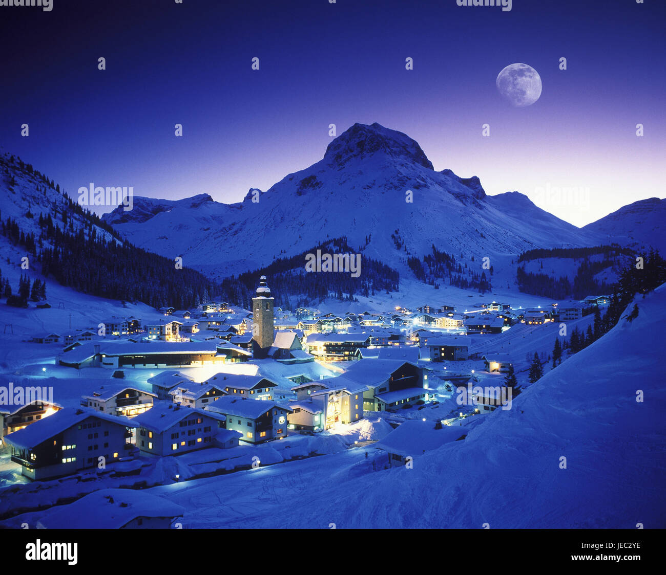 Austria Vorarlberg Lech in montagna Arl con Omeshorn, serata tuning, Foto Stock