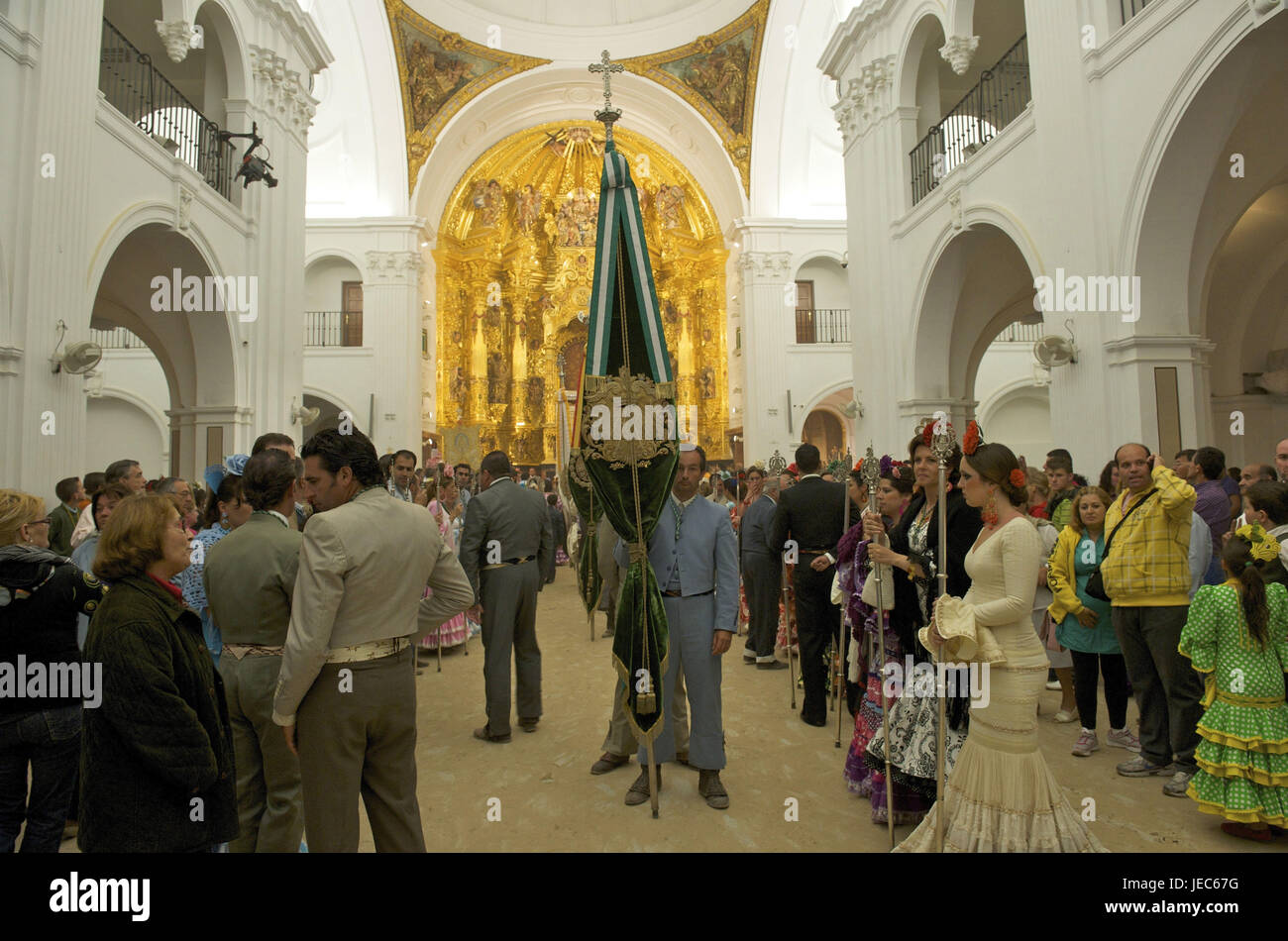 Spagna, Andalusia, El Rocio, Romeria, processione nella chiesa, standard, Foto Stock