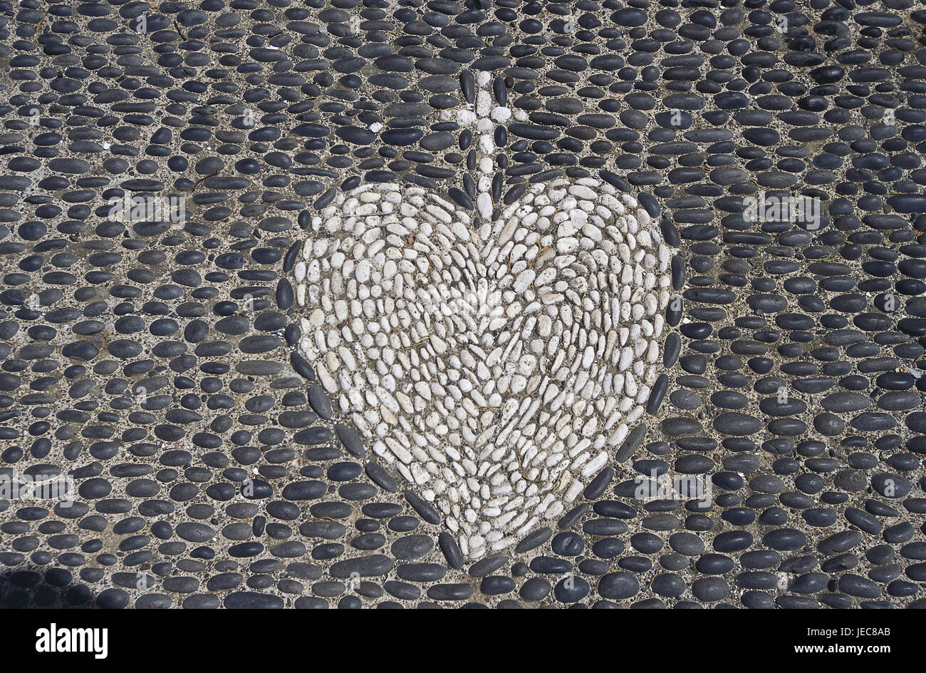 Spazio, in pietra, campione, cuore, croce, modo, pavimentazione di pietra, pietre, bichrome, array, a forma di cuore, icona, fede, religione, amore, struttura, sfondo, Foto Stock