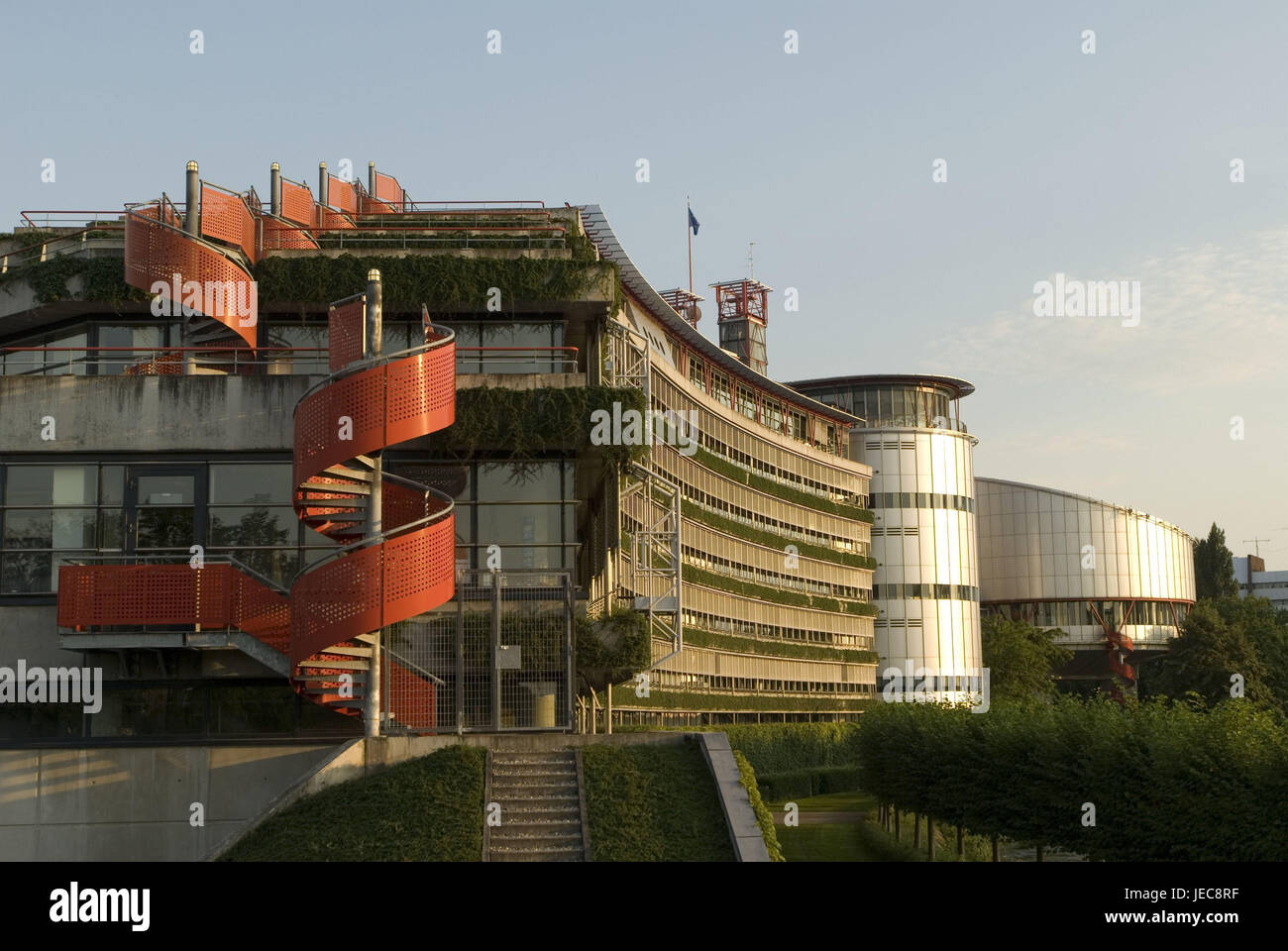 Francia, Alsazia, Strasburgo, la Corte Europea dei Diritti dell'uomo, nessuna proprietà release, Europa, destinazione, città e luogo di interesse, EGMR, edificio, architettura moderna facciata in metallo, luce della sera, Foto Stock