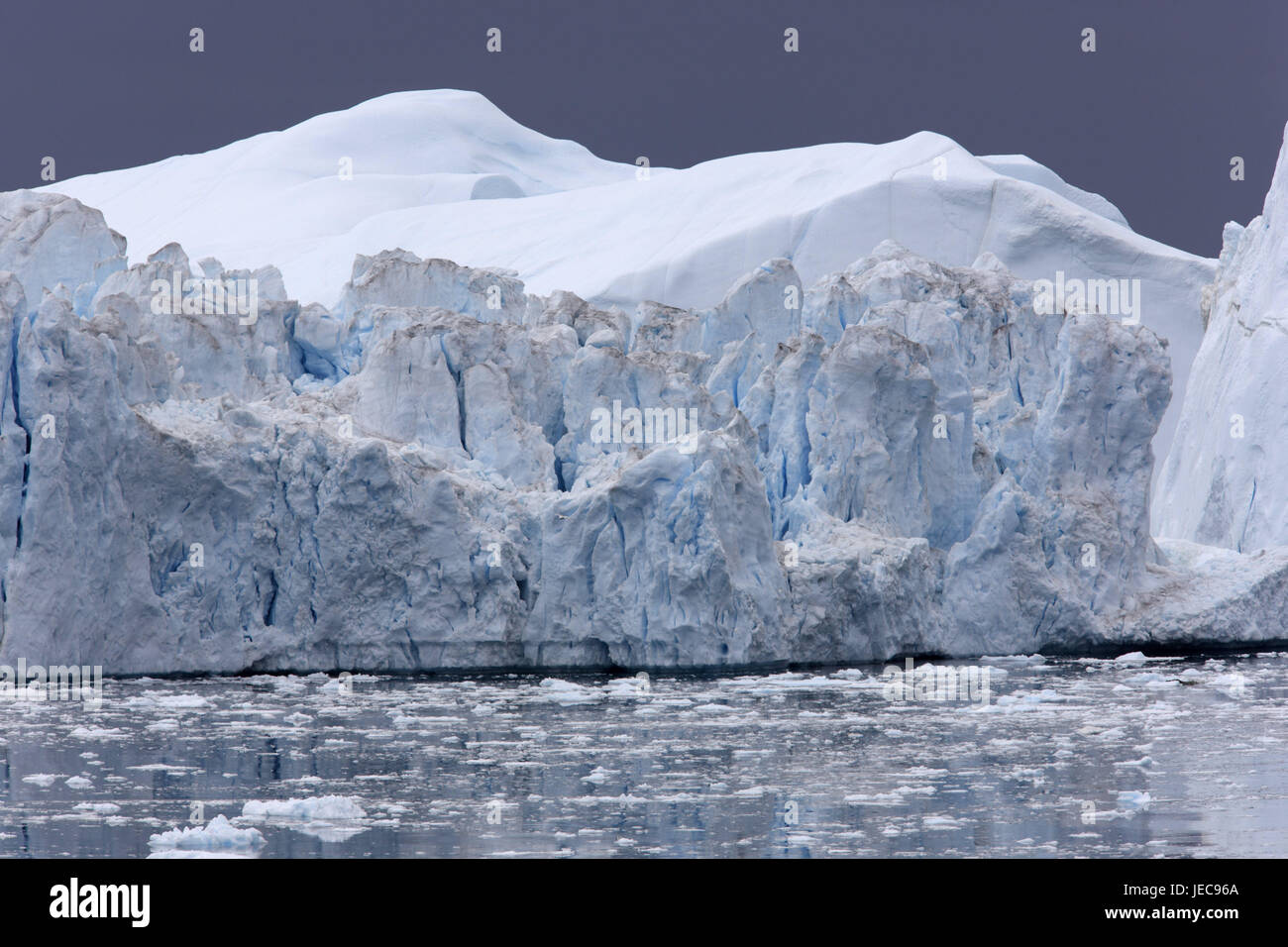 La Groenlandia, Discoteca Bay, Ilulissat, gelato fiordo, iceberg, scarpata, dettaglio, Groenlandia occidentale, destinazione, Fjord, acqua mare, ghiaccio, ghiacciaio, ghiacciaio terminazione anormale, Ilulissat Tourist Nature-gelato fiordo, patrimonio mondiale dell'UNESCO, l'Artico, costa, deserte, freddo, icily, ghiacciaio, cambiamenti climatici, floes, drift ghiaccio, Foto Stock