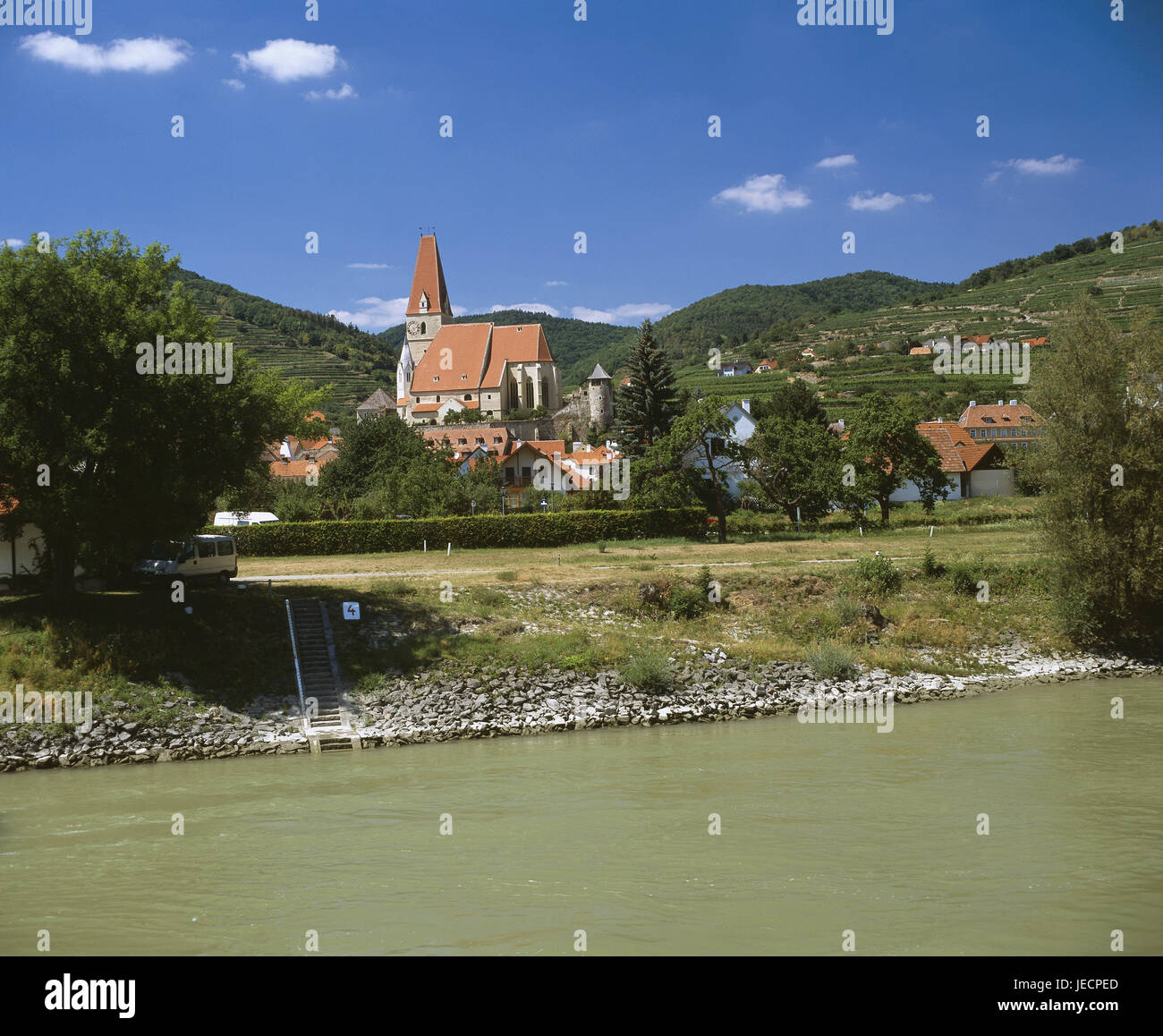 Austria Bassa Austria Wachau, bianco chiese, vista locale, la chiesa, la regione vinicola, luogo, case, case, la chiesa, la chiesa militare, luogo di interesse, destinazione, turismo, UNESCO-patrimonio culturale mondiale, vigneto, allegato, vino, Foto Stock