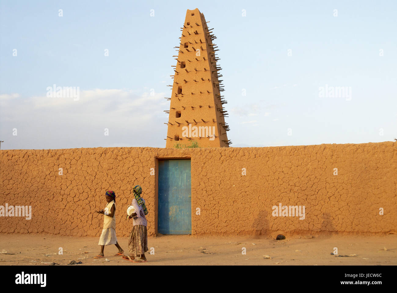 Africa, Niger, Agadez, due donne prima moschea, Foto Stock
