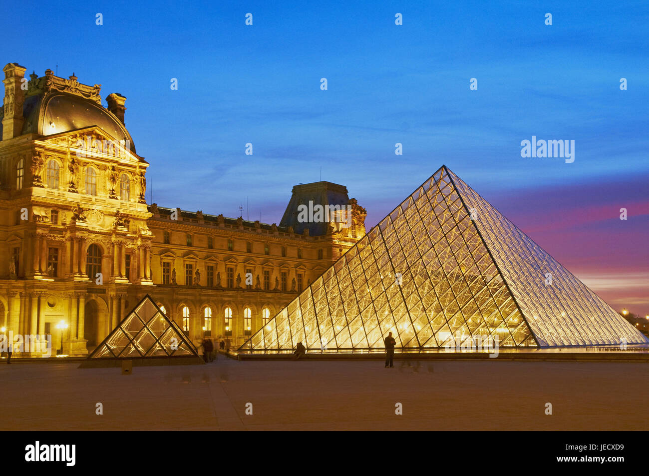 Francia, Parigi Louvre e la piramide in vetro, Foto Stock