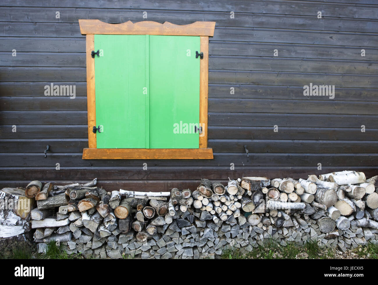 Casa in legno, finestra, otturatore, verde, chiuso, medium close-up, dettaglio, Foto Stock