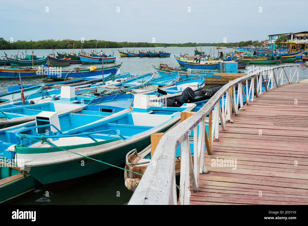 Porto di pescatori di Puerto Pizarro, Tumbes, Perù Foto Stock