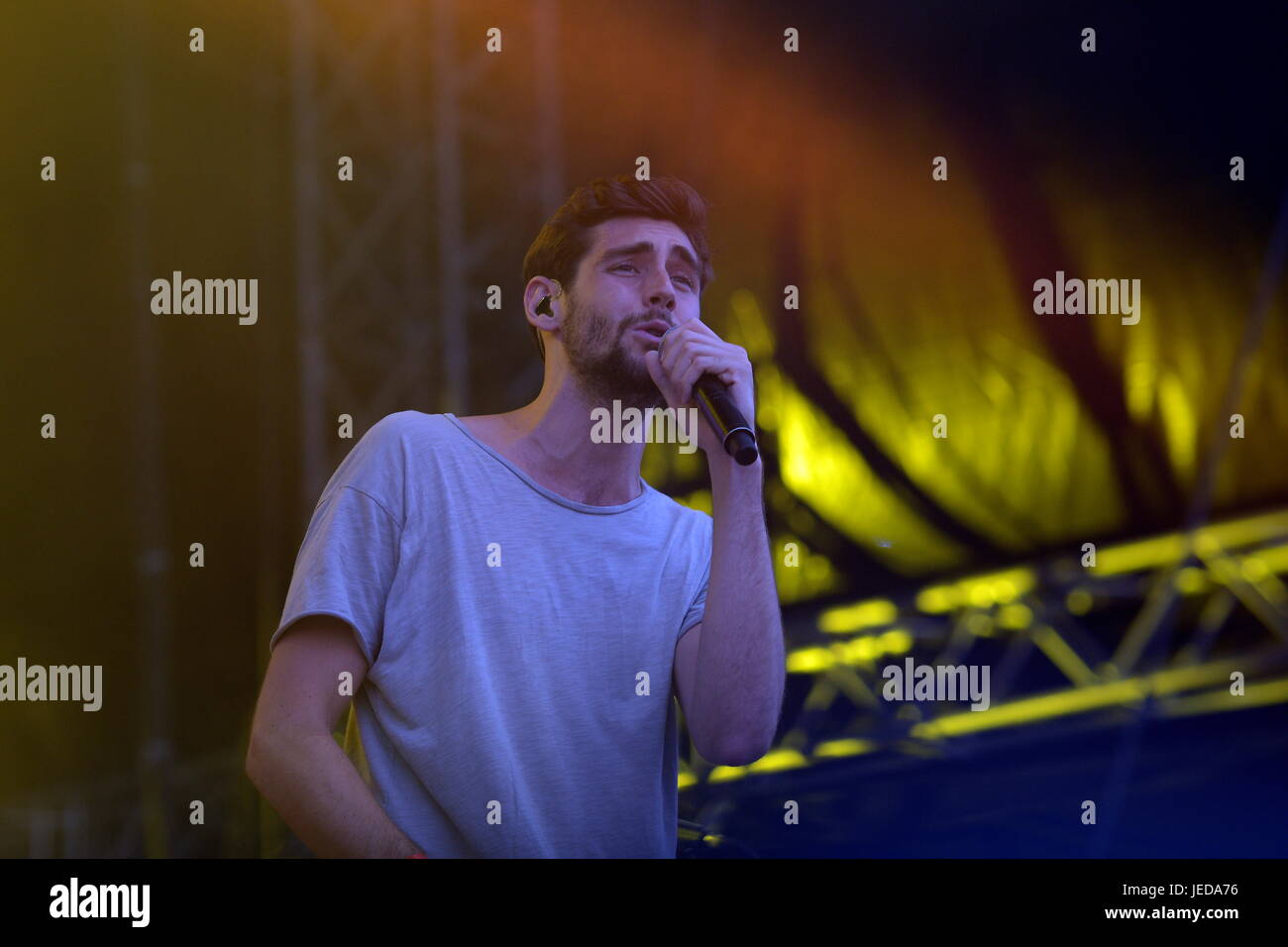 Vienna, Austria. Giugno 23, 2017. Alvaro Soler ha tenuto un concerto al Festival dell'Isola del Danubio 2017. Credit: Franz PERC/Alamy Live News Foto Stock