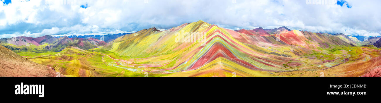 Vinicunca, Montana de Siete Colores , o Rainbow Mountain, Pitumarca, Perù Foto Stock