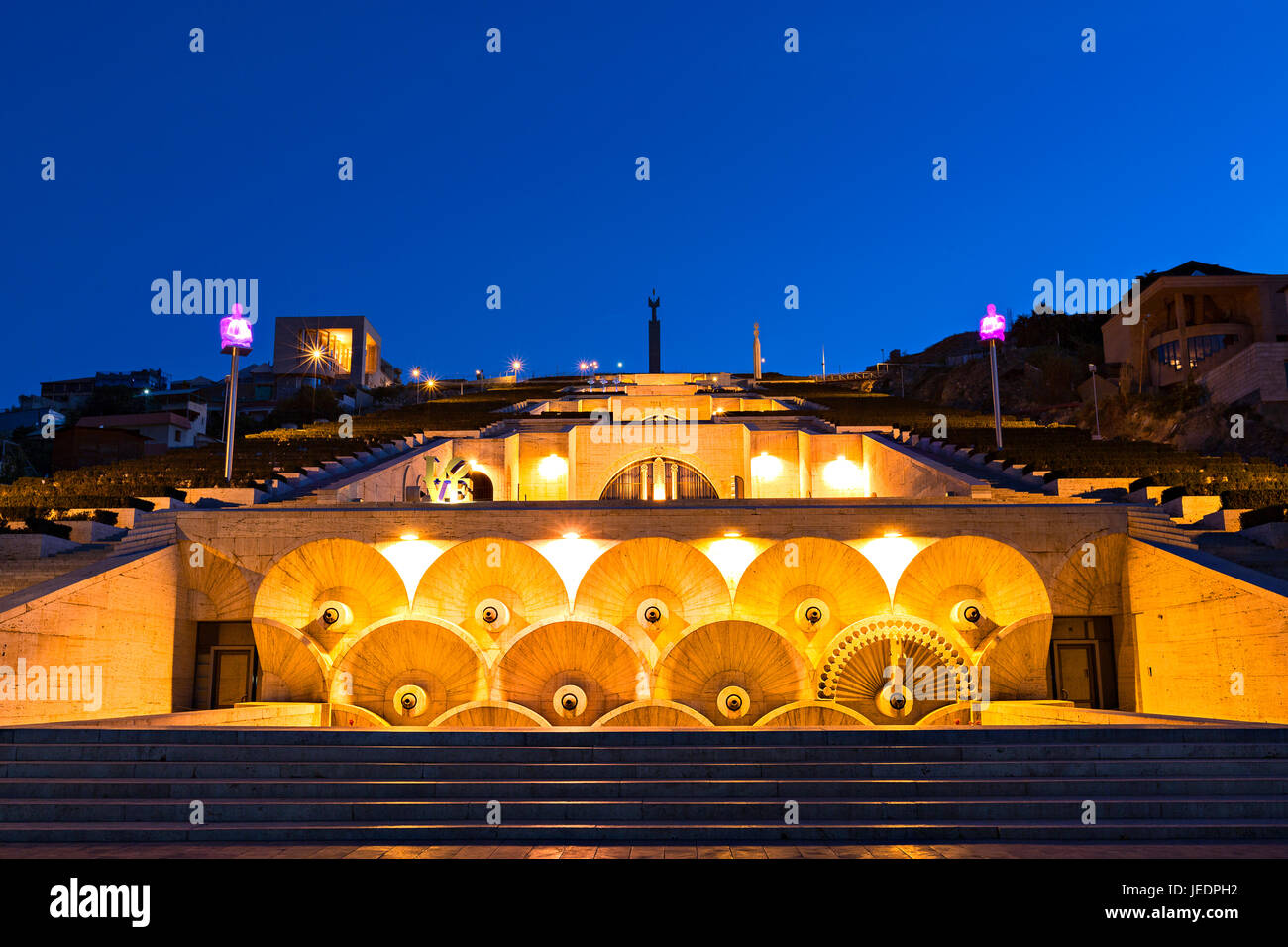 Struttura costruita con scalinate noto come cascata in Yerevan, Armenia. Foto Stock