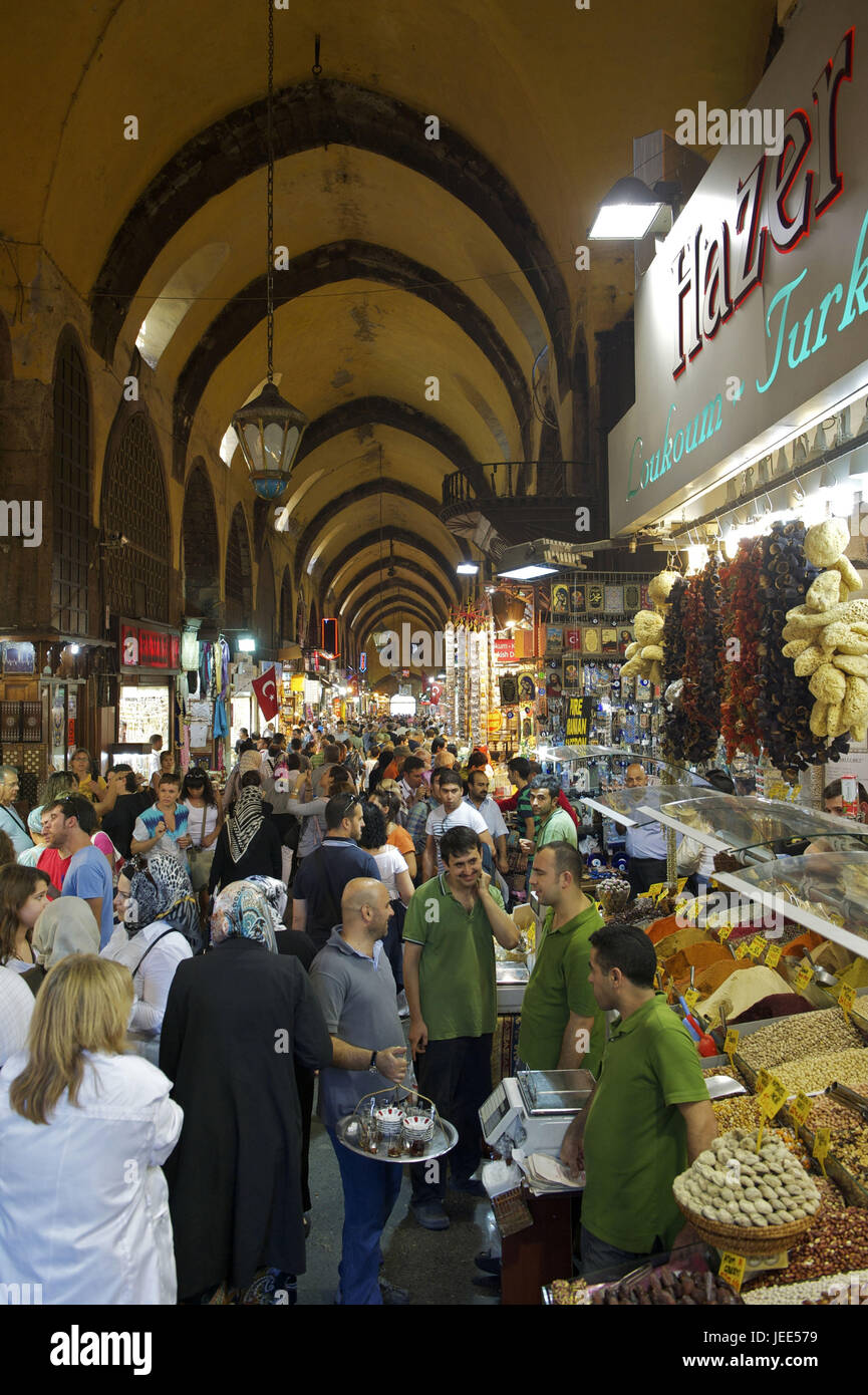Turchia, Istanbul, parte della città di Sultanahmet, il bazaar egiziano, Misir Carsisi, turistico nel mercato coperto, Foto Stock