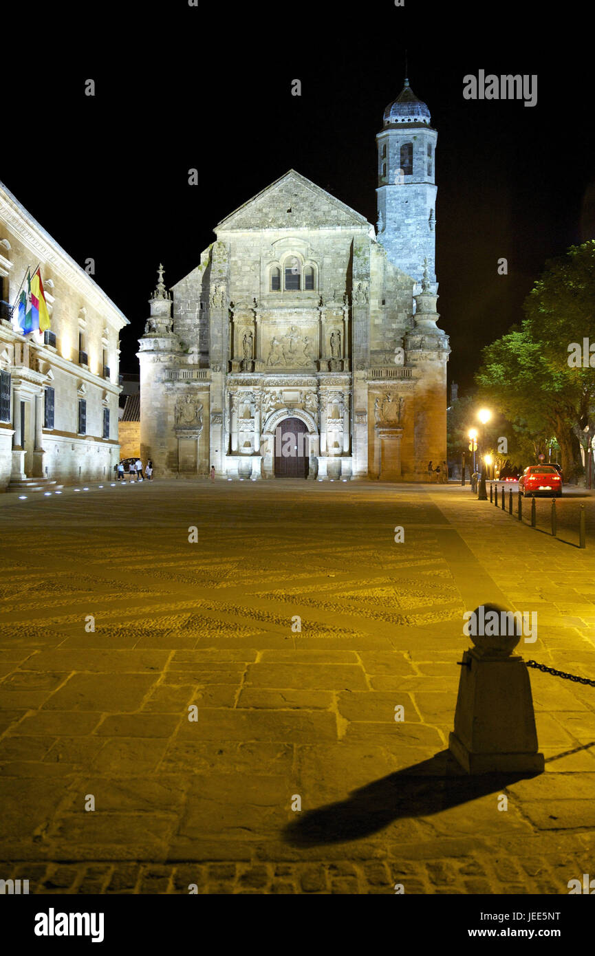 Spagna, Andalusia, a Ubeda, spazio prima della Sacra Capilla del Salvador di notte, Foto Stock