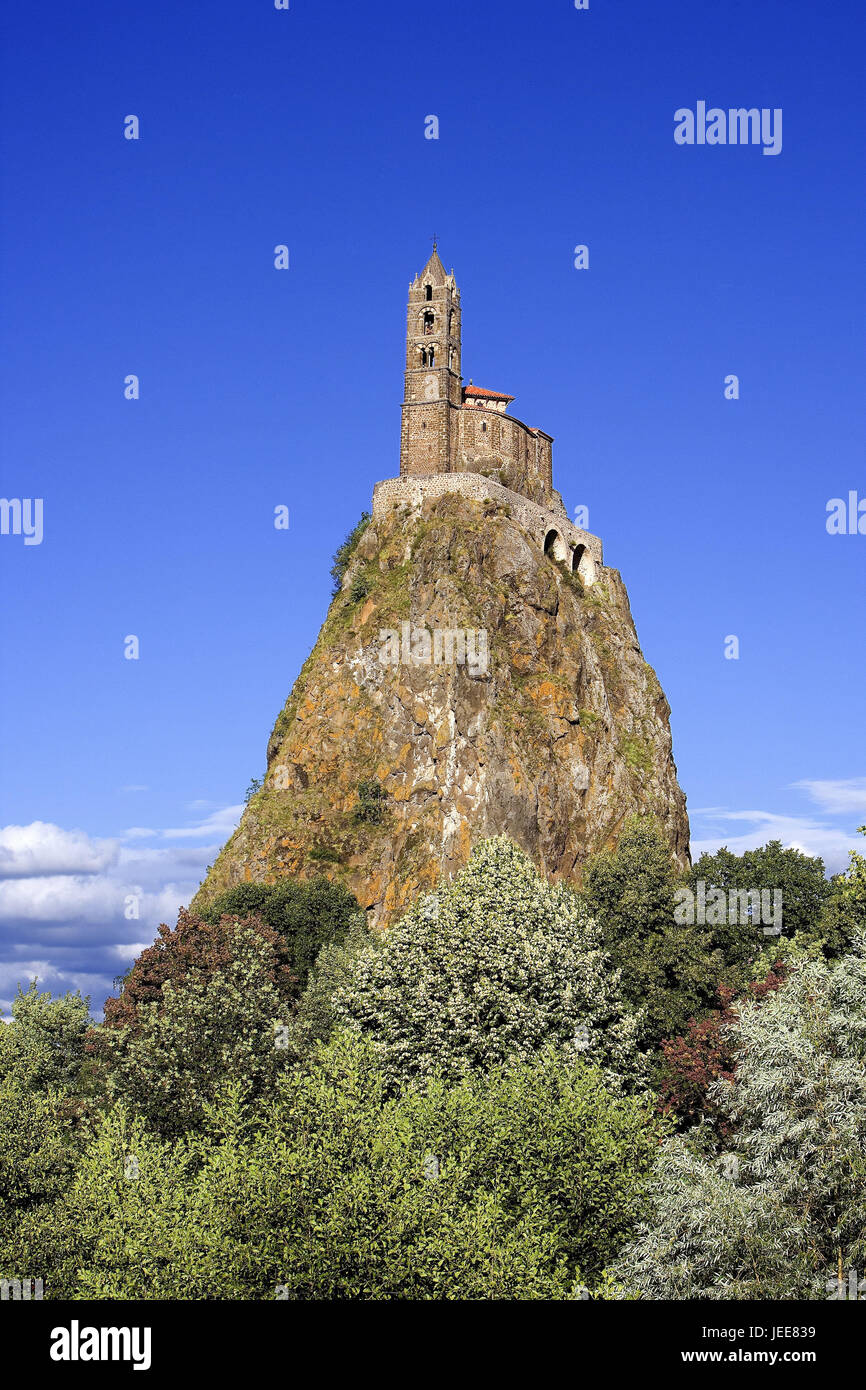 In Francia, Le Puy-en-Velay, bile hill, banda Saint Michel d'Aiguille, Europa, destinazione, luogo di interesse storico, la cultura, l'UNESCO-patrimonio culturale mondiale, cono del vulcano, vulcano ago, rock, chiesa, costruzione sacra, cielo blu, Foto Stock