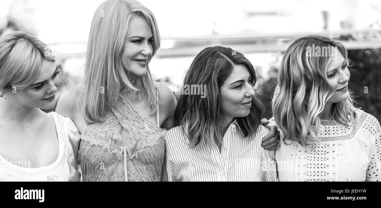 Settantesimo Cannes Film Festival - "ingannato" - Photocall con: Elle Fanning, Nicole Kidman, Sofia Coppola e Kirsten Dunst dove: Cannes, Francia Quando: 24 maggio 2017 Credit: John Rainford/WENN.com Foto Stock