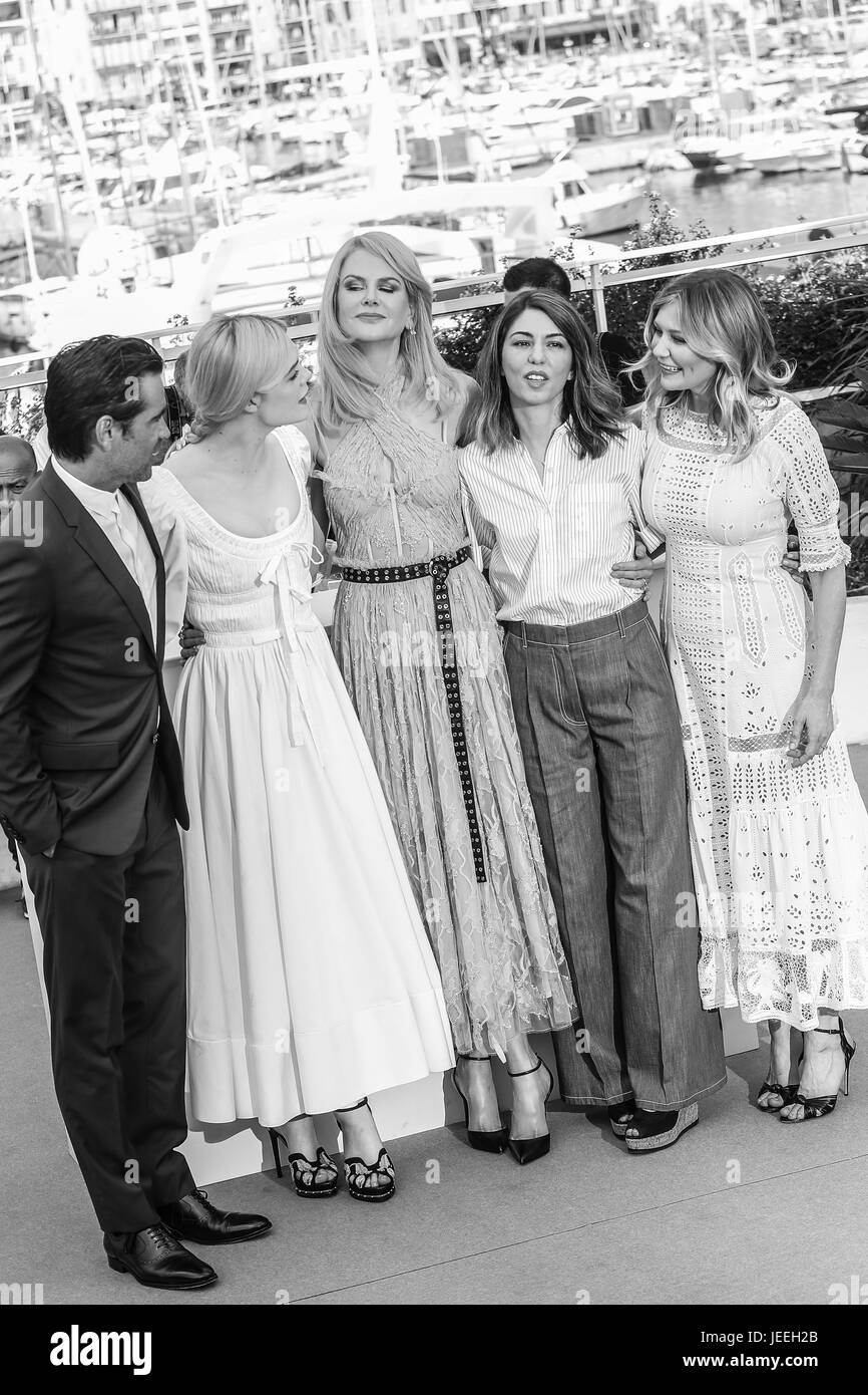 Settantesimo Cannes Film Festival - "ingannato" - Photocall con: Colin Farrell, Elle Fanning, Nicole Kidman, Sofia Coppola e Kirsten Dunst dove: Cannes, Francia Quando: 24 maggio 2017 Credit: John Rainford/WENN.com Foto Stock