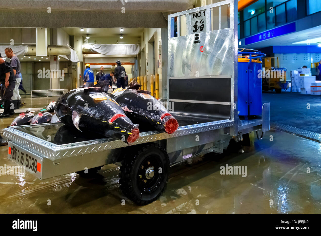 Osaka all'ingrosso centrale rinnovato come la cucina di Osaka ed è il più grande mercato del pesce nella regione di Kansai Foto Stock