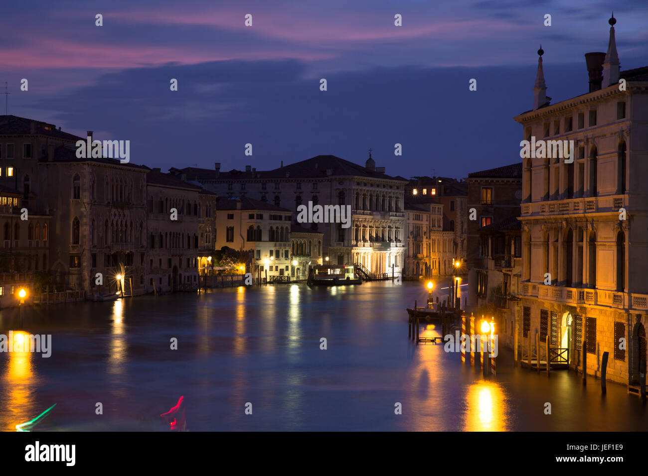 Canal Grande durante le ore notturne Foto Stock