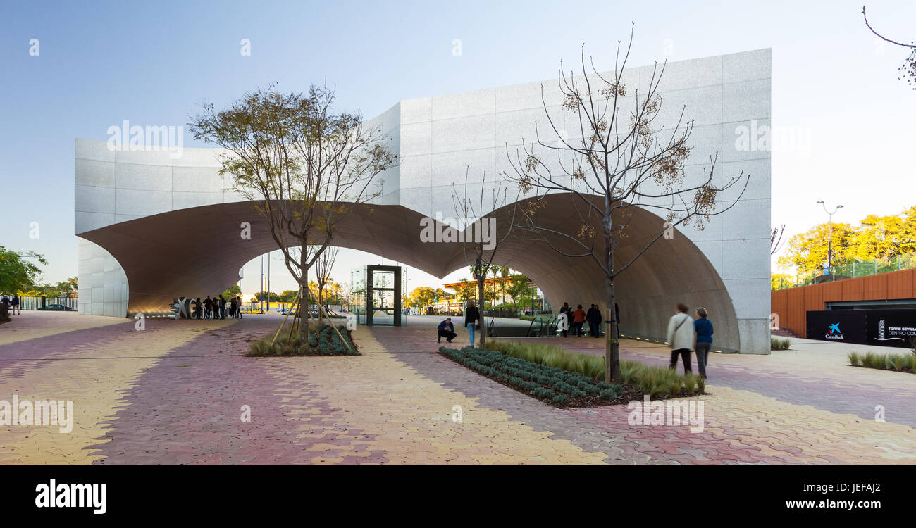 Rettangolo di selezione di ingresso al Caixa Forum Sevilla progettato da Guillermo Vázquez Consuegra Foto Stock