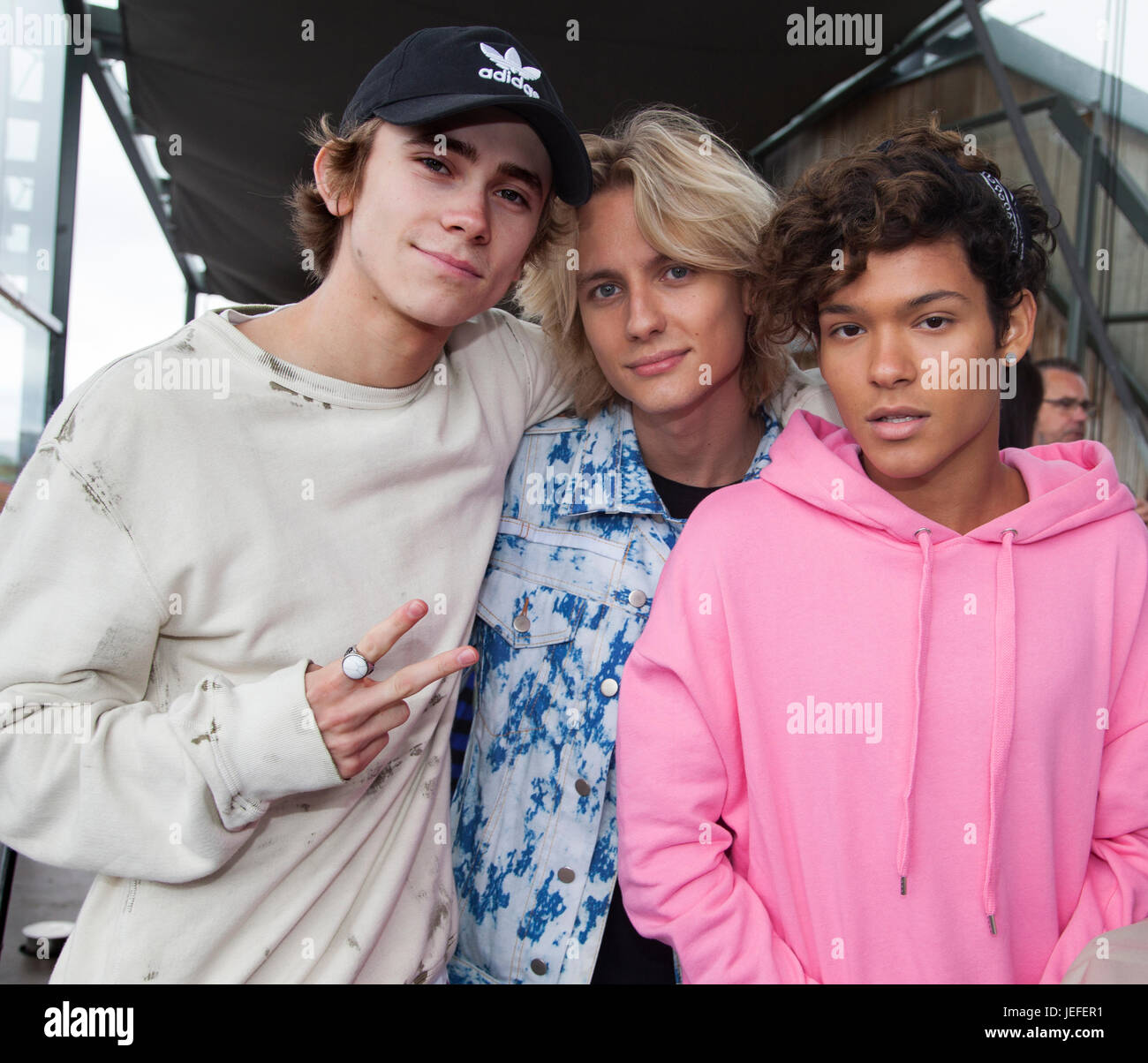 FO&o il ragazzo svedese band con la piega membri Felix Sandman,Oscar Enestad och Omar Rudberg 2017 Foto Stock