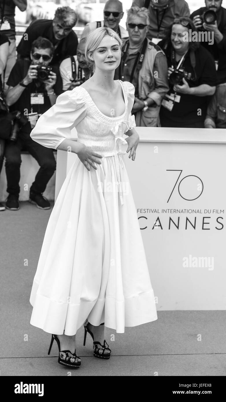 Settantesimo Cannes Film Festival - "ingannato" - Photocall con: Elle Fanning dove: Cannes, Francia Quando: 24 maggio 2017 Credit: John Rainford/WENN.com Foto Stock