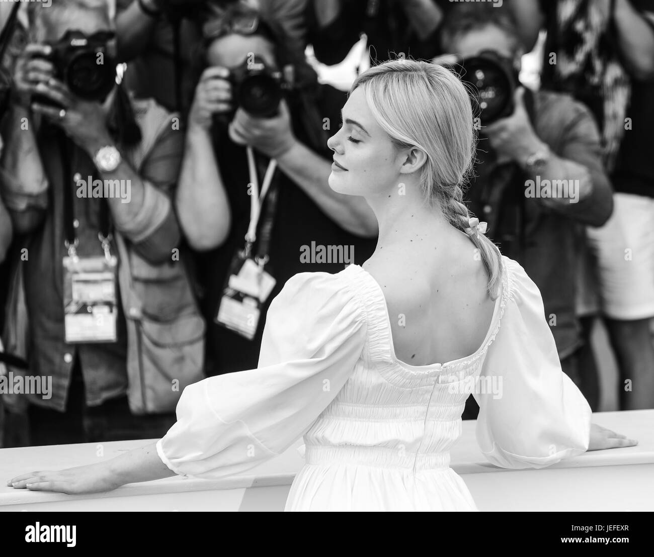 Settantesimo Cannes Film Festival - "ingannato" - Photocall con: Elle Fanning dove: Cannes, Francia Quando: 24 maggio 2017 Credit: John Rainford/WENN.com Foto Stock