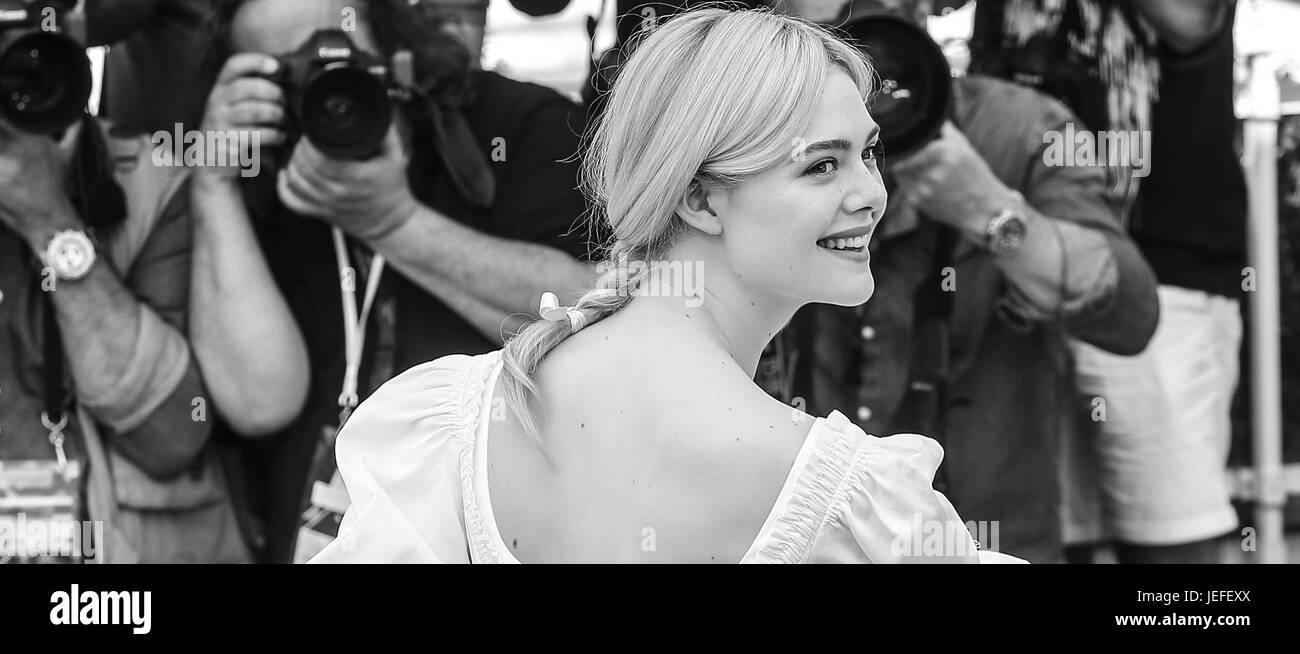 Settantesimo Cannes Film Festival - "ingannato" - Photocall con: Elle Fanning dove: Cannes, Francia Quando: 24 maggio 2017 Credit: John Rainford/WENN.com Foto Stock