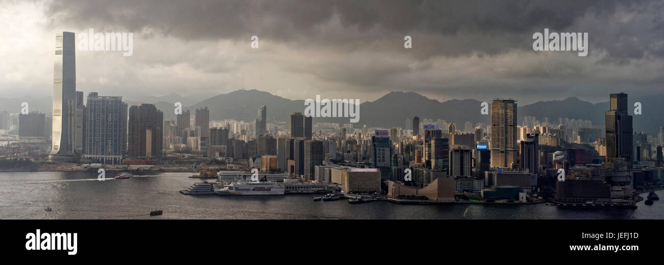 L'International Cenre Commerve torre in Kowloon, Hong Kong SAR Foto Stock