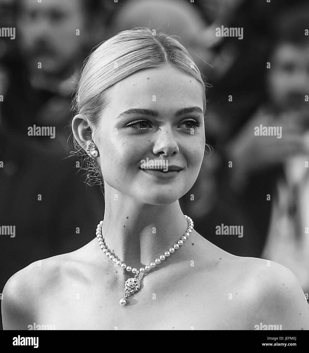 Settantesimo Cannes Film Festival - "ingannato" tappeto rosso con: Elle Fanning dove: Cannes, Regno Unito quando: 24 maggio 2017 Credit: John Rainford/WENN.com Foto Stock