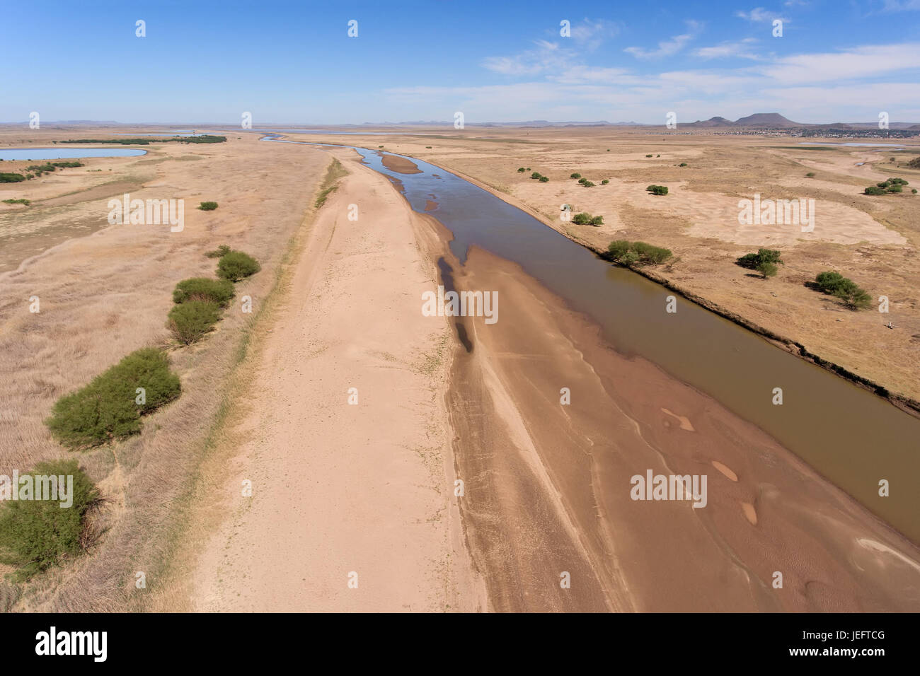 Vista aerea del fiume Caledon durante la stagione secca, Sud Africa Foto Stock