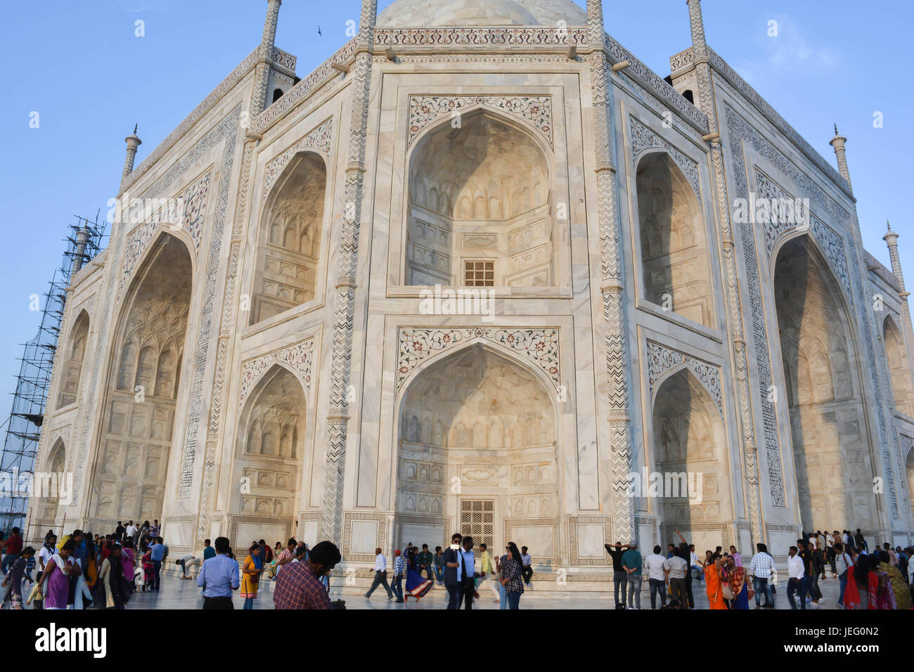Tre tipi di inserto sono utilizzate per ornamento gli edifici del complesso Taj. Intarsi in pietra, per cui marmi colorati sono intarsiati in facilmente lavorabile sa Foto Stock