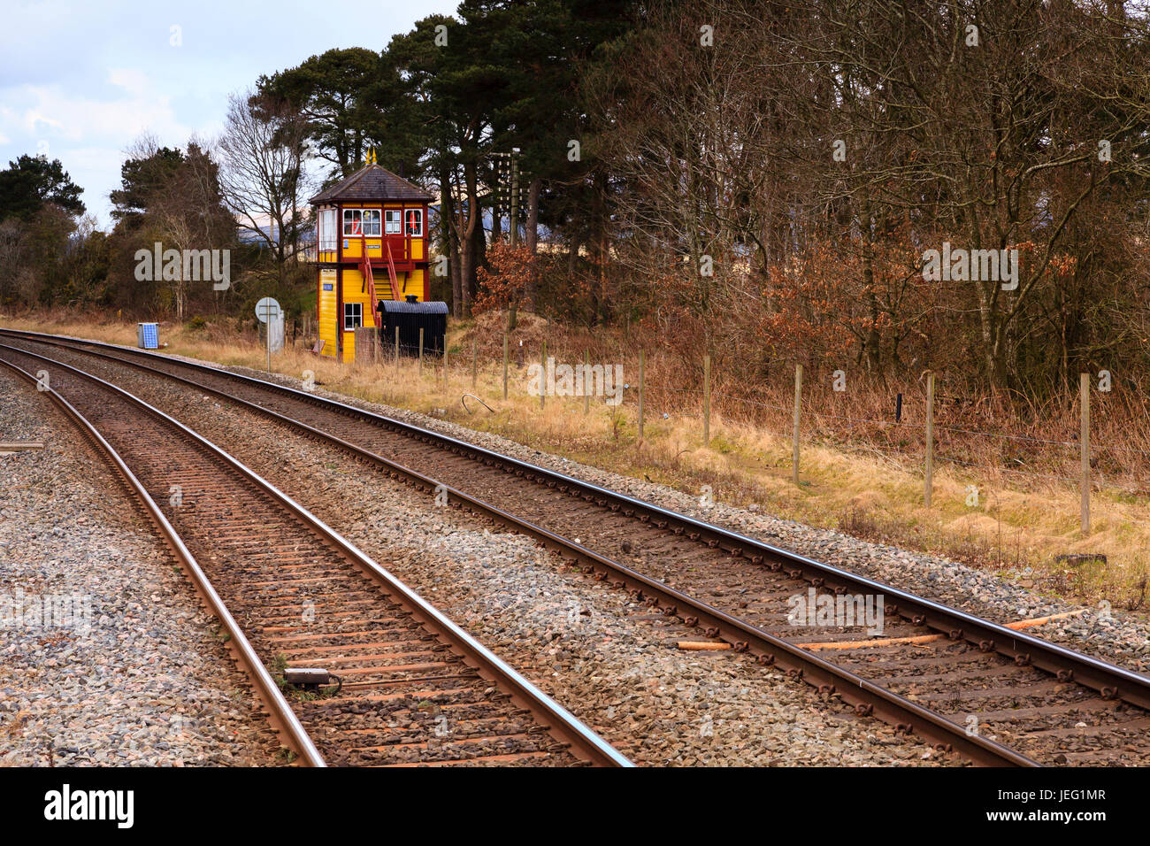 Inglese tradizionale segnale ferroviario Box. Un tradizionale segnale ferroviario box visto dalla stazione di Armathwaite sullo storico arrivino a Carlisle railway. Foto Stock