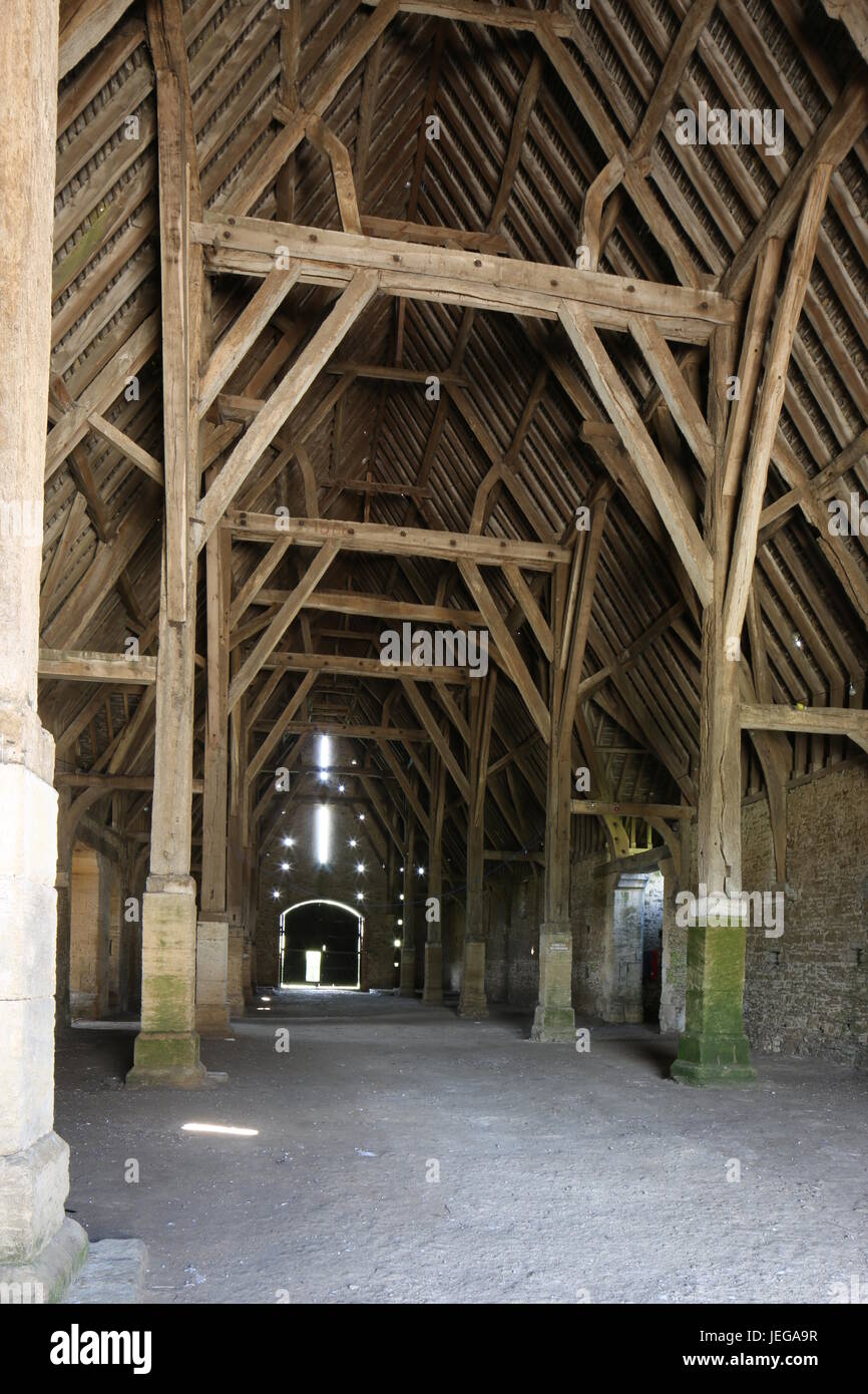 Grande Coxwell, granaio medievale, Oxfordshire, interni a nord-est Foto Stock