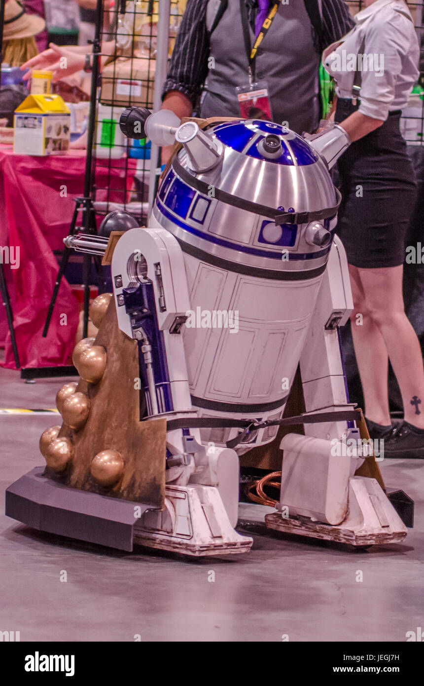 Las Vegas, Stati Uniti d'America. Xxiv giugno,2017. ventola creato r2d2 effettua il roaming piano 24 giugno 2017,a incredibili las vegas comic con las vegas convention center las vegas,nv. Foto Stock