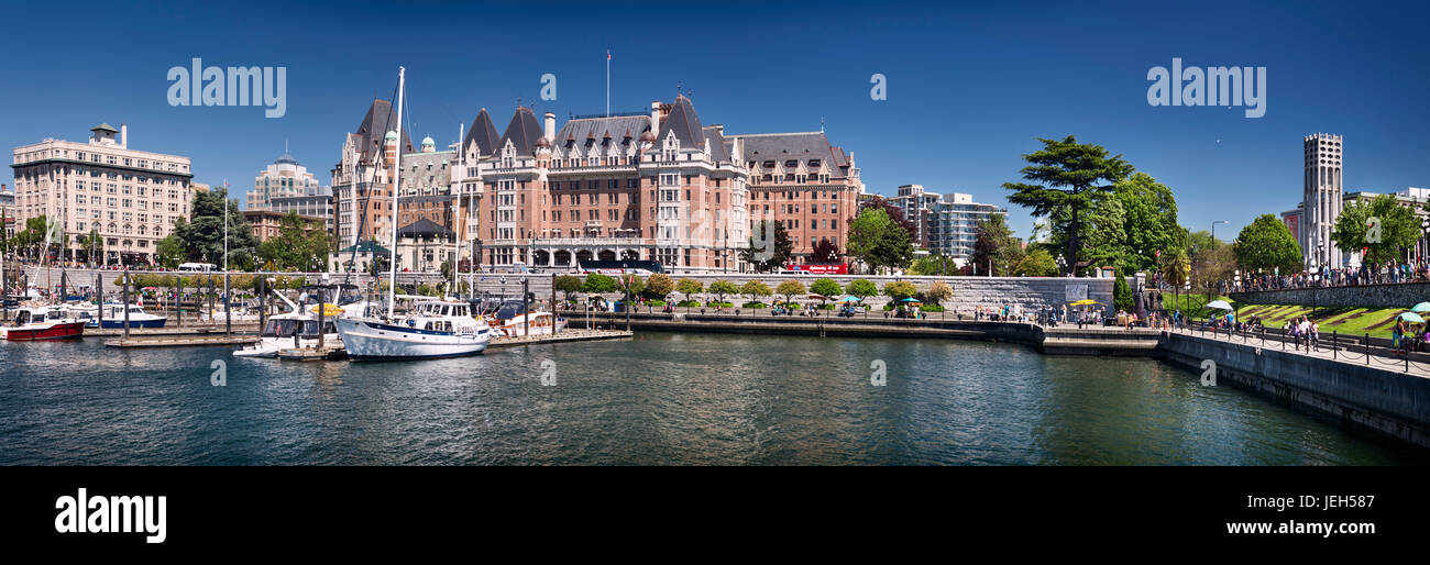 Vista panoramica sullo skyline della città di Fairmont Empress hotel storico e porto di fronte a Victoria, Isola di Vancouver, British Columbia, Canada 2017, Nationa Foto Stock