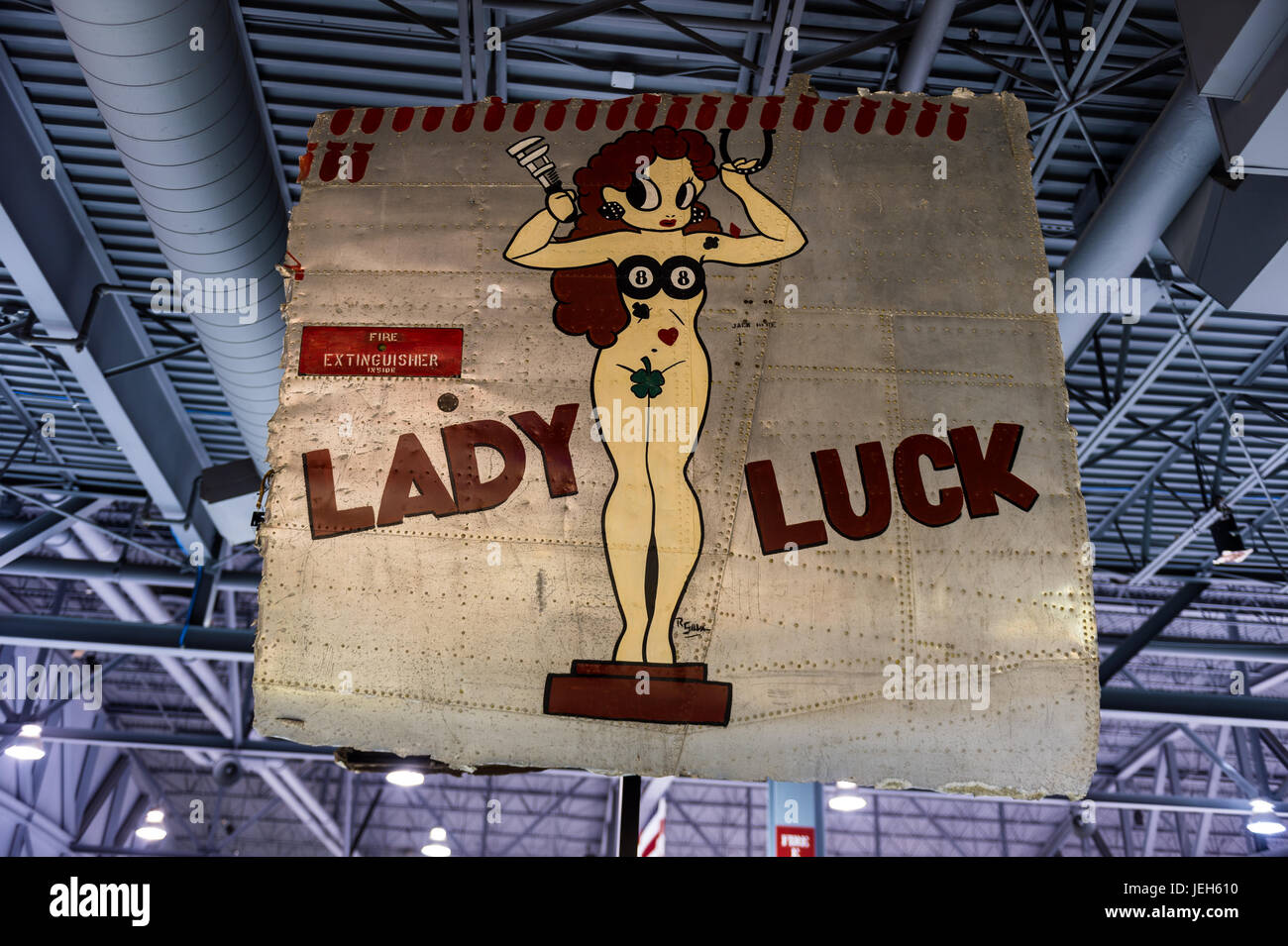 Oshkosh, WI - 3 Marzo 2017: un pezzo di naso arte dalla seconda guerra mondiale gli aeromobili dotati di Lady Luck Foto Stock