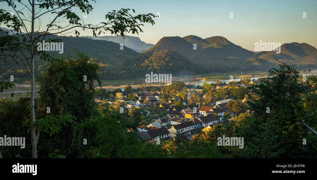 Vista dal Monte Phousi; Luang Prabang, Luang Prabang Provincia, Laos Foto Stock