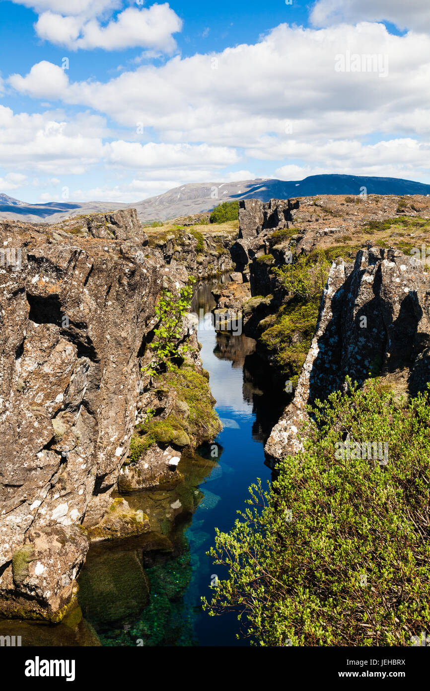 Profondità fessura inondate lungo il mid-Atlantic Ridge in Islanda Foto Stock