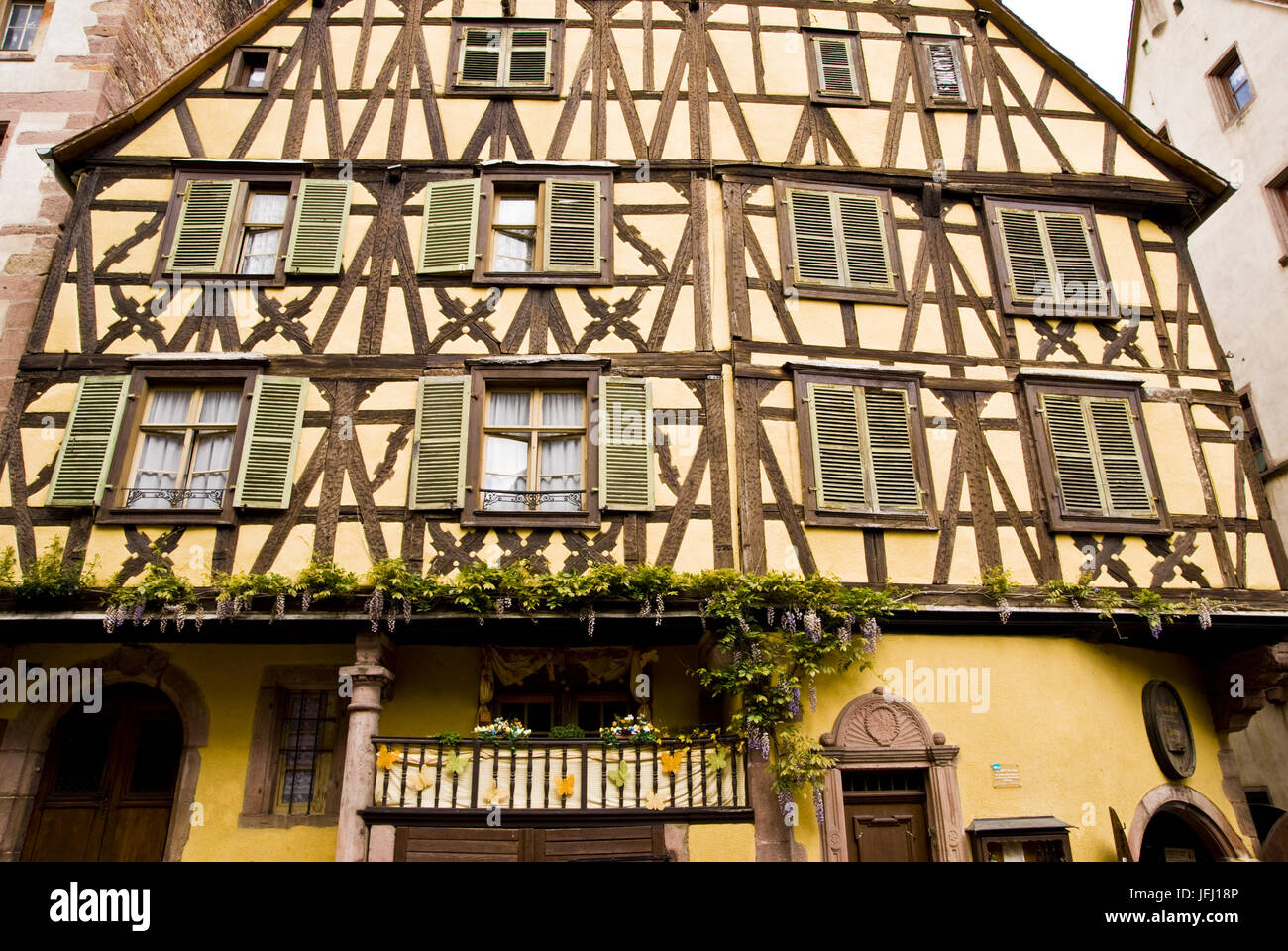 Casa in legno e muratura, Riquewihr, Francia, Alsazia Foto Stock