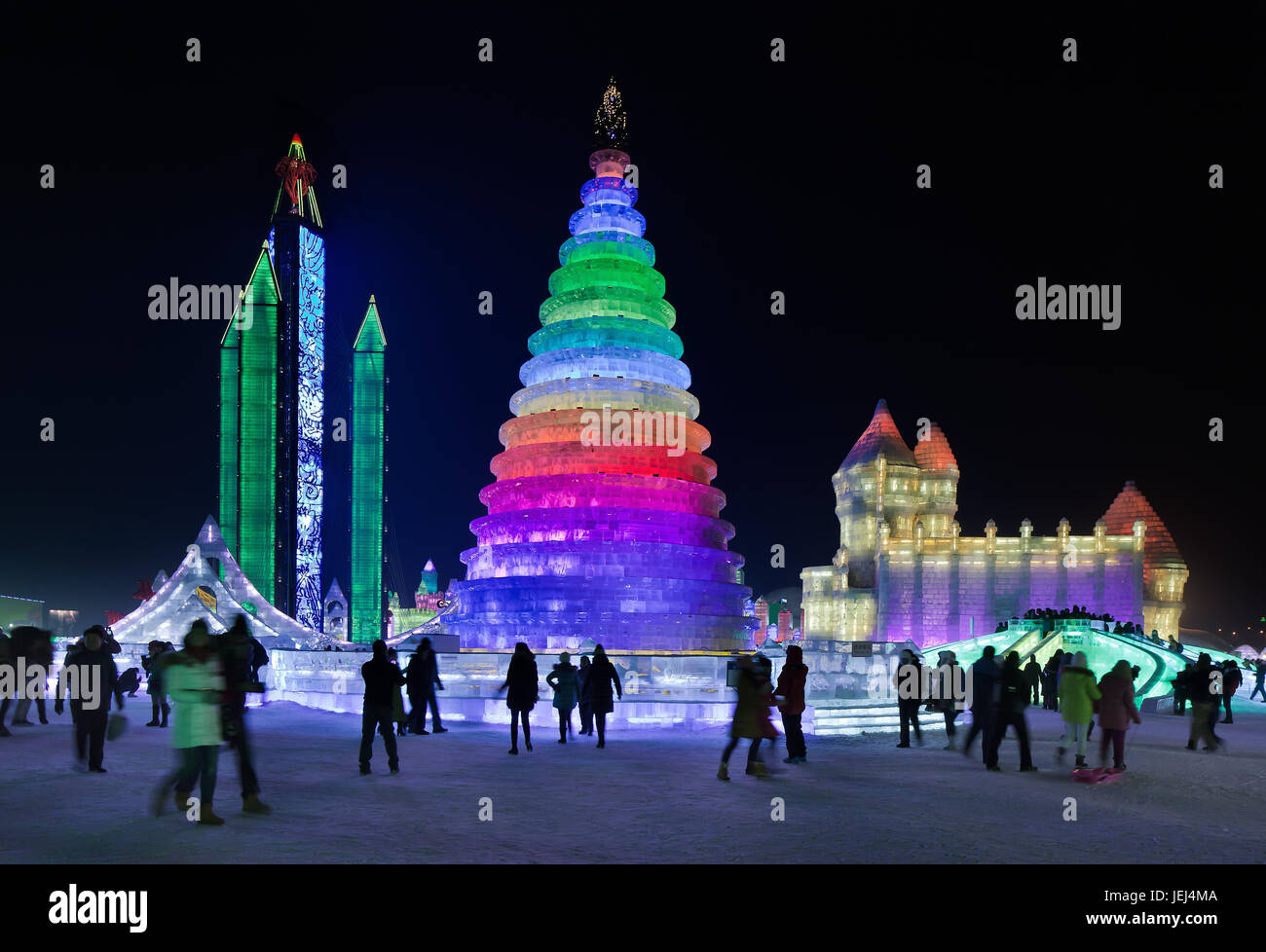 HARBIN-FEB. 13, 2015. International Ice e Snow Sculpture Festival. Durante la manifestazione, 800.000 visitatori scendono sulla città, con il 90% dalla Cina, questo Foto Stock