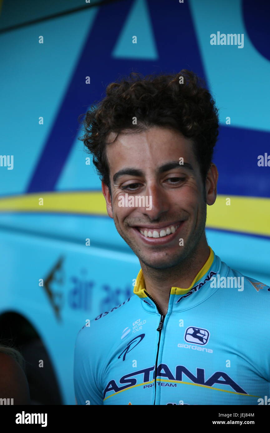 Ivrea, Torino, Italia. Il 25 giugno, 2017. Fabio Aru vince l'italiano di Ciclismo su Strada 2017 Campionato di Ivrea, Torino, Italia. Credito: Fabrizio Malisan/Alamy Live News Foto Stock